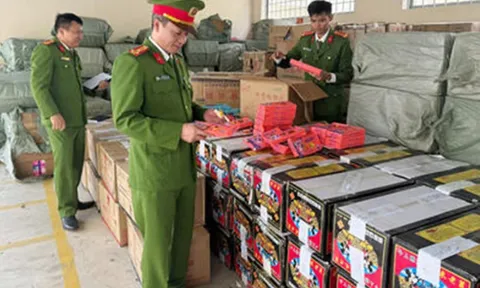 Thanh Hóa bắt giữ 3 đối tượng buôn, bán hơn 1,2 tấn pháo nổ