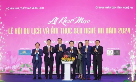 Nhà thờ Đức Bà Paris trở lại với vẻ đẹp lộng lẫy, uy nghiêm sau khi bị cháy