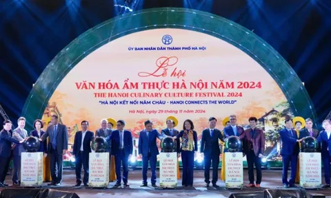 Phở robot thu hút đông đảo công chúng