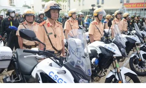 Cảnh sát Giao thông Thành phố Hồ Chí Minh ra quân bảo đảm trật tự dịp cuối năm