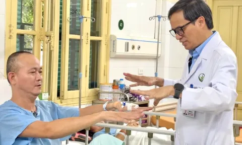 Các bác sĩ chinh phục ca phẫu thuật loại bỏ u trong tủy sống
