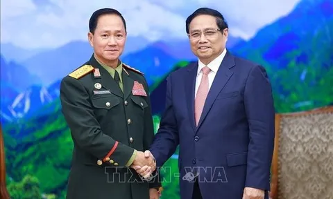 Thủ tướng Phạm Minh Chính tiếp Bộ trưởng Bộ Quốc phòng Lào