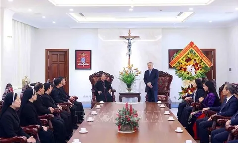 Phó thủ tướng Thường trực Nguyễn Hòa Bình chúc mừng Giáng sinh các tổ chức tôn giáo tại Hà Nội