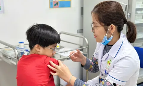 Ngành y tế Hà Nội tổ chức khoanh vùng, xử lý triệt để khu vực có bệnh nhân, ổ dịch sởi
