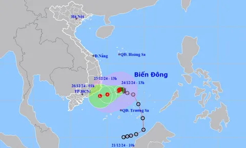 Bão số 10 di chuyển chậm, bắt đầu suy yếu