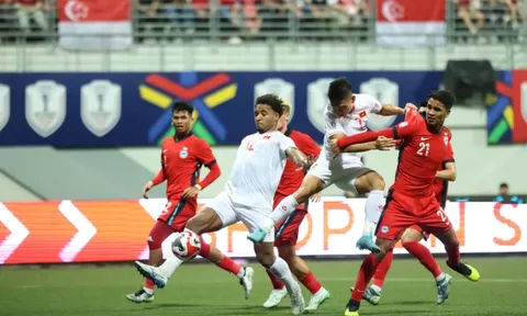 Đội tuyển Việt Nam thắng kịch tính 2-0 Singapore