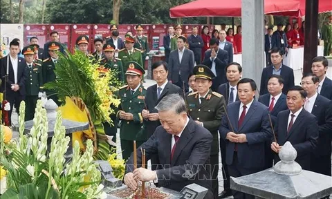 Tổng Bí thư Tô Lâm dâng hương tại Khu di tích lịch sử cấp quốc gia đặc biệt Ngã ba Đồng Lộc