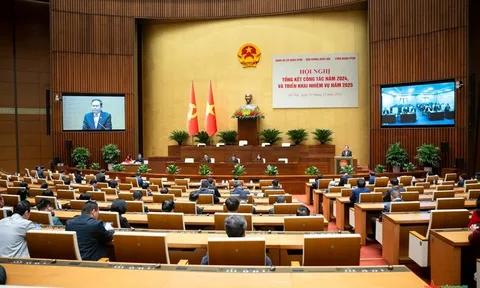 Chủ tịch Quốc hội Trần Thanh Mẫn dự Hội nghị tổng kết công tác năm 2024 và triển khai nhiệm vụ năm 2025 của Văn phòng Quốc hội