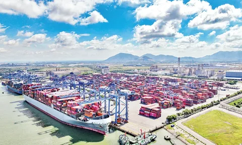 Phấn đấu tăng trưởng kinh tế ở mức hai con số
