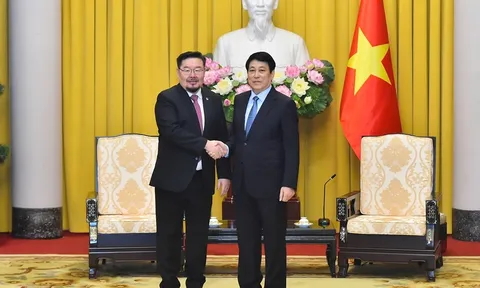 Chủ tịch nước Lương Cường tiếp Chánh Văn phòng Tổng thống Mông Cổ Gombojav Zandanshatar