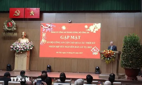 Tổng Bí thư Tô Lâm gặp mặt cán bộ công an cấp cao qua các thời kỳ