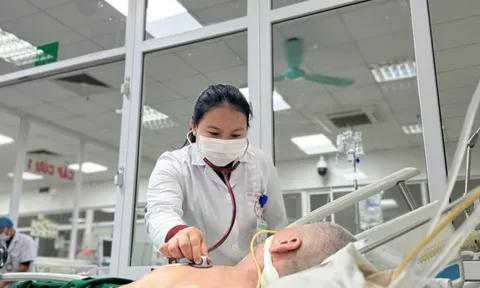 Gia tăng người cao tuổi nhập viện vì mắc viêm phổi nặng