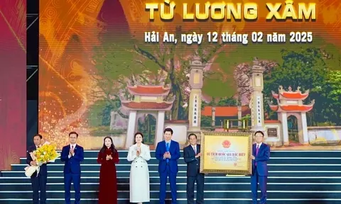 Tưng bừng khai mạc Lễ hội Từ Lương Xâm và đón nhận Bằng xếp hạng Di tích quốc gia đặc biệt