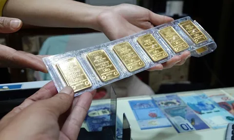 Giá vàng hôm nay (1-3): Tiếp đà giảm mạnh