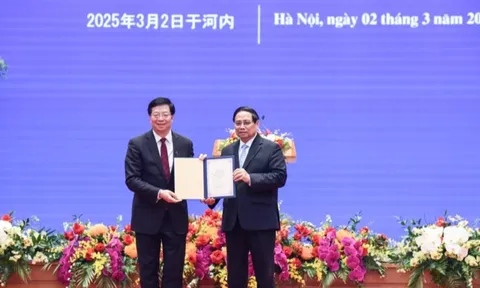 Trao tặng Danh hiệu “Giáo sư danh dự" Đại học Thanh Hoa cho Thủ tướng Chính phủ Phạm Minh Chính