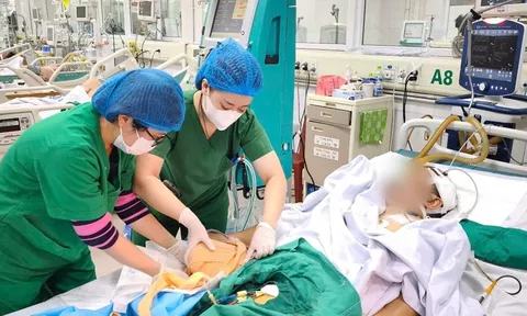 Cứu sống bệnh nhân 2 lần ngừng tim, truyền 22 lít chế phẩm máu