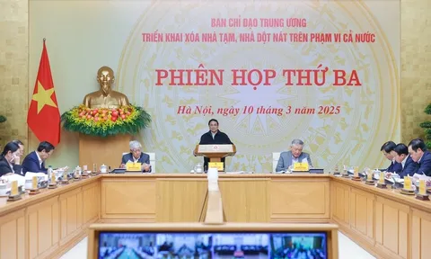 Thủ tướng: Dứt khoát không để người dân nào phải ở trong nhà tạm, nhà dột nát
