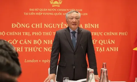Phát huy vai trò của Hội trí thức người Việt Nam tại Anh trong xây dựng các trung tâm tài chính quốc tế tại Việt Nam
