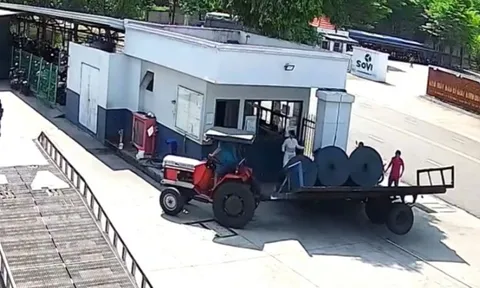 Khởi tố lái xe máy kéo vô ý làm chết người trước cổng công ty