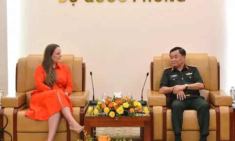 Thượng tướng Hoàng Xuân Chiến tiếp Giám đốc điều hành IISS khu vực châu Á