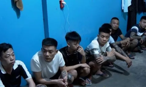 Thái Bình phá đường dây ép các cô gái trẻ làm nhân viên phục vụ tại quán hát