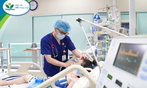 Hồi sinh sự sống cho bé gái 11 tuổi ngừng tuần hoàn sau tai nạn cửa cuốn
