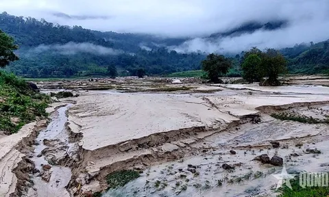 Lũ quét tràn xuống trong đêm gây thiệt hại lớn về tài sản nhân dân