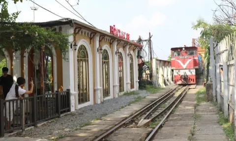 Hà Nội chuẩn bị ra mắt tour đường sắt tham quan nội đô và phụ cận
