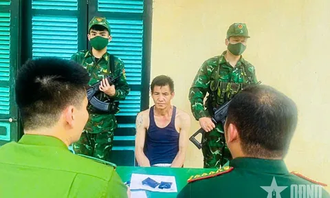 Bắt quả tang đối tượng mua bán trái phép 400 viên ma túy tổng hợp
