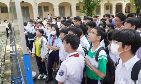 TP Hồ Chí Minh: Các thí sinh làm thủ tục dự thi lớp 10 năm học 2025-2026
