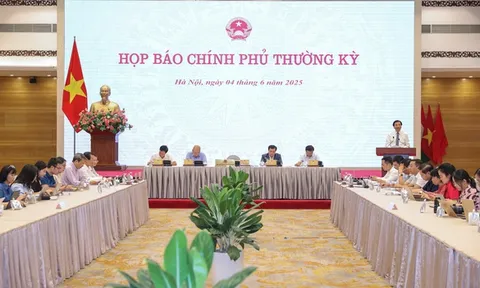 Thủ tướng: không lùi bước trước khó khăn, hành động quyết liệt hơn, trọng tâm hơn.