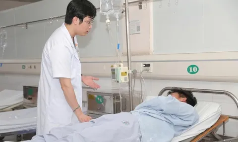 Cấp cứu thanh niên suy thận cấp do say nóng