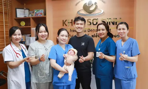 Hành trình kiên cường của bé sinh non chỉ nặng 600gr