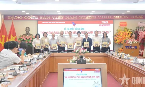 Ra mắt sách ảnh về 100 năm Báo chí cách mạng Việt Nam
