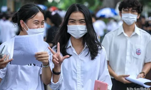 Giáo viên hướng dẫn kỹ năng làm bài Ngữ văn thi tốt nghiệp 2025