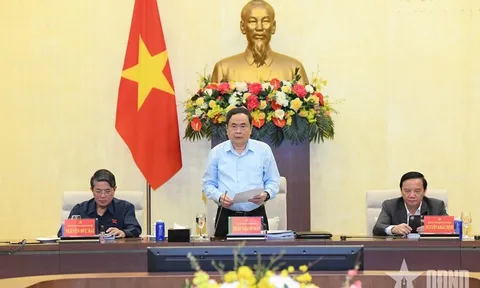 Chủ tịch Quốc hội chủ trì phiên họp của Ban Thường vụ Đảng ủy Quốc hội về công tác nhân sự