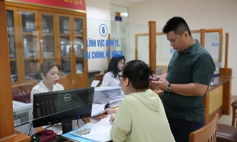 Sau sáp nhập, UBND cấp xã có các phòng chuyên môn nào?