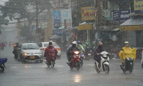 Thời tiết hôm nay (10-7): Bắc Bộ và Nam Bộ có mưa dông, miền Trung nắng nóng
