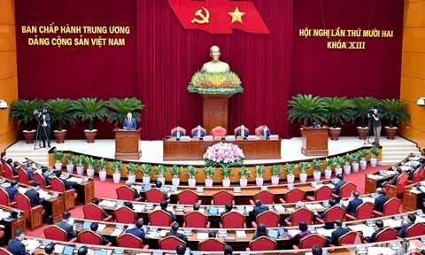 Ngày làm việc thứ nhất Hội nghị Trung ương lần thứ mười hai Ban Chấp hành Trung ương Đảng khóa XIII