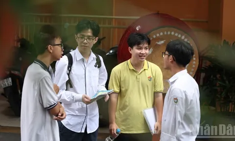 Bộ Giáo dục và Đào tạo công bố phổ điểm, quy đổi điểm của 7 tổ hợp