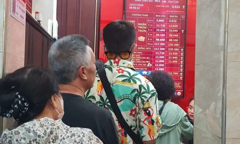 Giá vàng hôm nay (24-7): Tăng phi mã