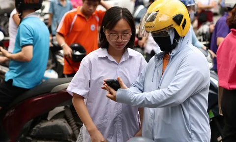 Lịch nộp lệ phí xét tuyển đại học, cao đẳng năm 2025