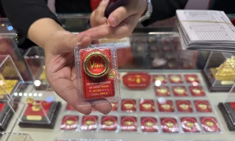 Giá vàng hôm nay (11-8): Vàng thế giới vượt ngưỡng 3.400 USD/ounce