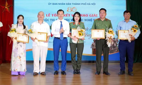 50 tác phẩm đạt giải Cuộc thi sáng tác văn học nghệ thuật "Công an Thủ đô vì bình yên cuộc sống"