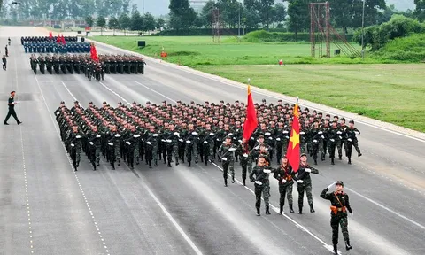 Hà Nội: Cho học sinh nhiều trường nghỉ học các ngày tổng hợp luyện diễu binh