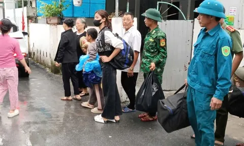 Các địa phương, đơn vị trên địa bàn Quân khu 4 sơ tán dân phòng tránh bão số 5