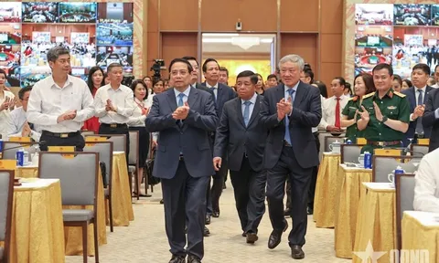 Thủ tướng Phạm Minh Chính dự Hội nghị tổng kết chương trình “Cả nước chung tay xóa nhà tạm, nhà dột nát”