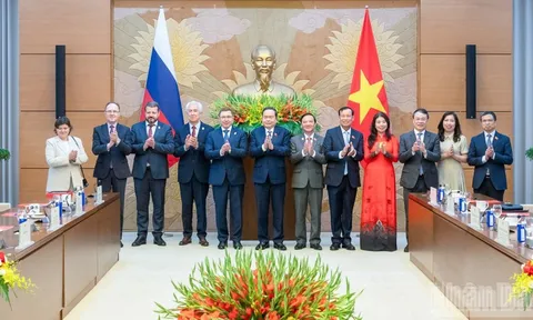 Việt Nam và Liên bang Nga tăng cường quan hệ chính trị thông qua các cuộc tiếp xúc và trao đổi đoàn cấp cao và các cấp