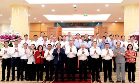 Bộ Chính trị cho ý kiến về công tác chuẩn bị Đại hội Đảng bộ Mặt trận Tổ quốc, các đoàn thể Trung ương