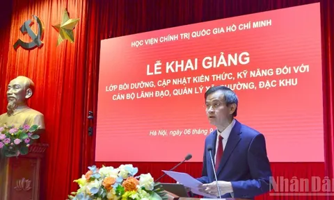 Bồi dưỡng, cập nhật kiến thức, kỹ năng đối với cán bộ lãnh đạo cấp xã